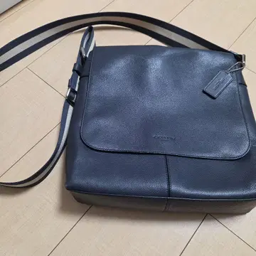 가죽 숄더백 블랙 중형