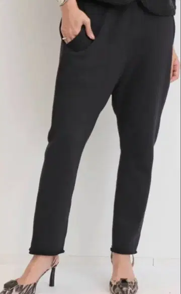 두번째 클래스 아파르트망 사루엘 팬츠