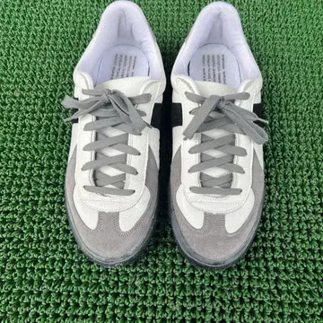 그라프 페이퍼 스니커즈 사이즈 43