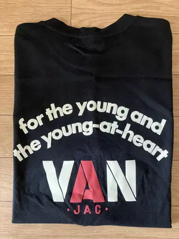 VAN 블랙 T셔츠 프린트