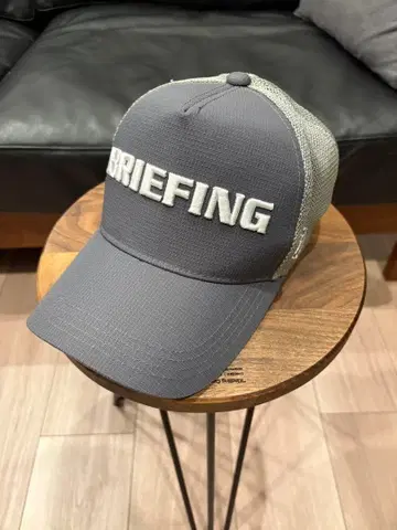 BRIEFING 그레이 메쉬 캡