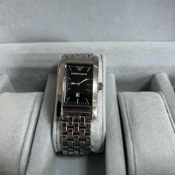 EMPORIO ARMANI 블랙 손목시계