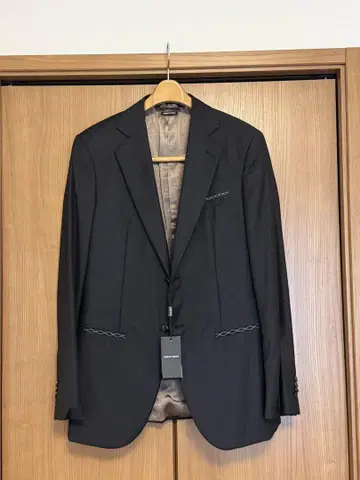 미사용 새상품! Giorgio Armani 비즈니스 정장