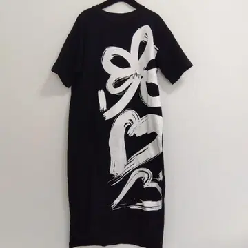 그레이스 콘티넨탈 그레이스 클래스 하트 티셔츠 원피스 36