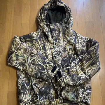 카모플라쥬 리얼트리 다운 자켓