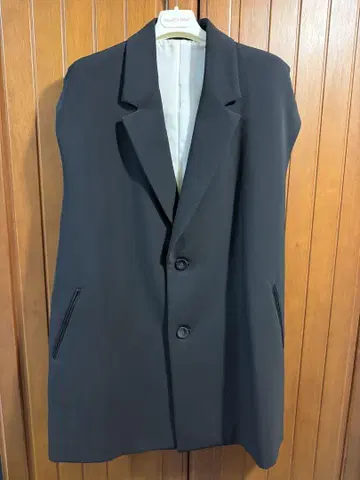 야마다야 미사용 새상품 Aga resil 블랙 테일러드 베스트
