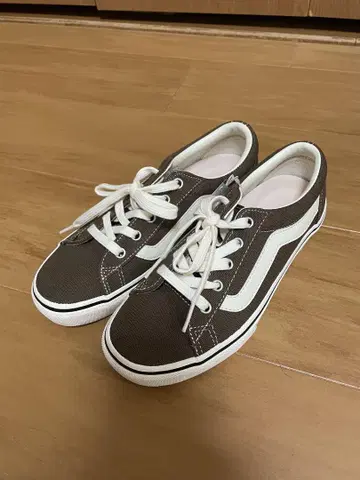 VANS 브라운 스니커즈