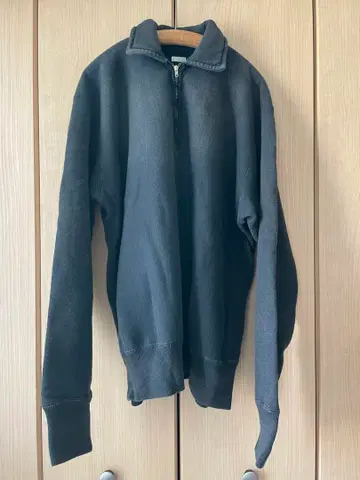 A.PRESSE 빈티지 하프 집 스웨트셔츠 블랙