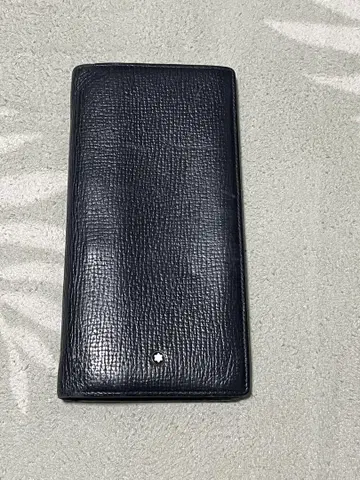 MONTBLANC 블랙 가죽 장지갑