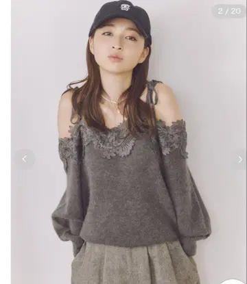 SNIDEL 레이스 트리밍 오프숄더 풀오버