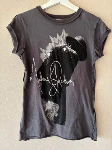 Michael Jackson 티셔츠 앰프리파이드 다크 그레이