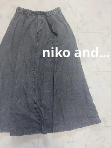 니코앤드 nikoand 데님 플레어 스커트 그레이 M 롱 스커트