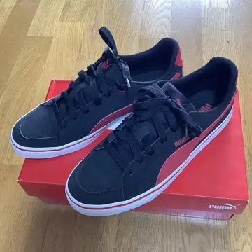 PUMA 블랙/레드 스니커즈 27cm