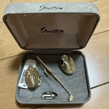 골프를 사랑하는 분을 위한 넥타이핀과 커프스 세트