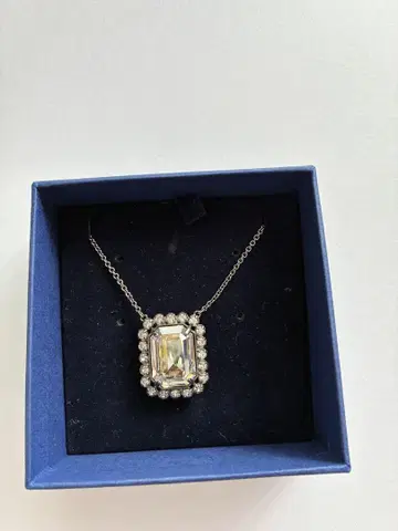 스와로브스키 목걸이