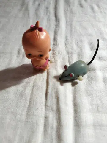 태엽식 아장아장 걷는 아기 쥐