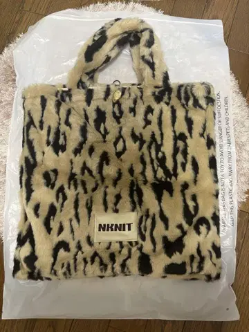 NKNIT 보아 스퀘어 토트백