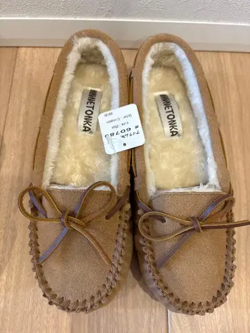 MINNETONKA 시나몬 모카신