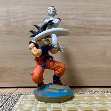 [ 최종 가격 인하 ] 드래곤볼 손오공 프리저 피규어