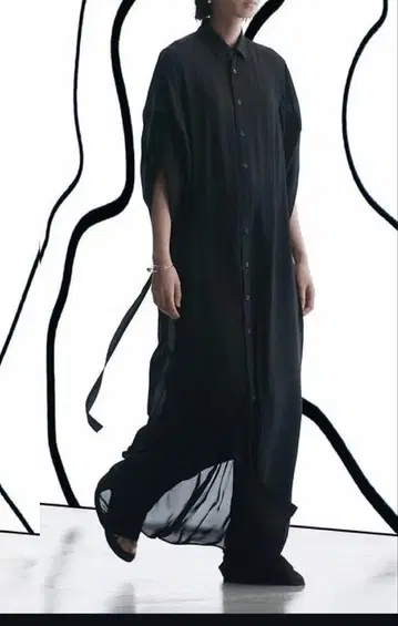 HYKE SHEER TWILL BELL-SLEEVE DRESS