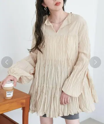 새상품급 디스코트 전후 2WAY 티어드 튜닉 블라우스 베이지