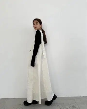 TRUNC88 자카드 집 점퍼 스커트 아이보리