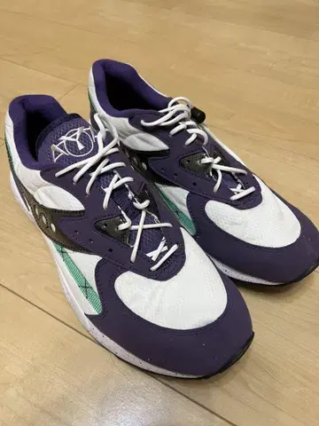[ 새상품 레어 컬러 ] Saucony 보라색/화이트/그린