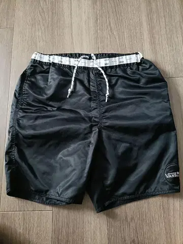 새상품급 VANS 블랙 숏팬츠 스포츠 웨어 나일론 M