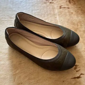 넘버 다크 그린 플랫슈즈 24cm