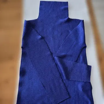 ISSEI MIYAKE me 하이넥 플리츠 상의