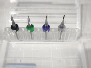 FUNTEC 선 조각 카바이드, 케이스