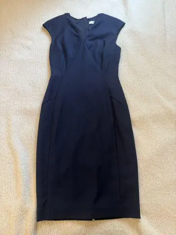 REISS 네이비 슬리브리스 원피스