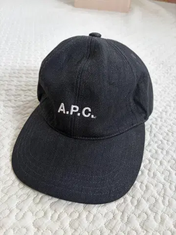 A.P.C. 캡 56