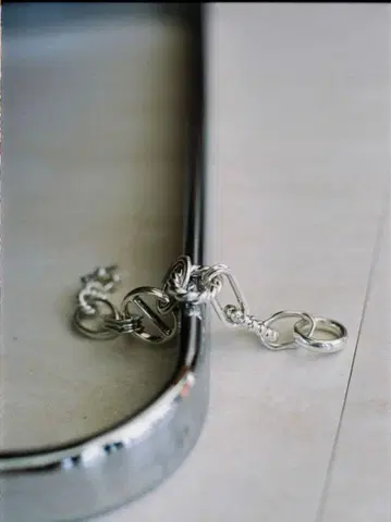 Llife BOTTON CHARM BRACELET