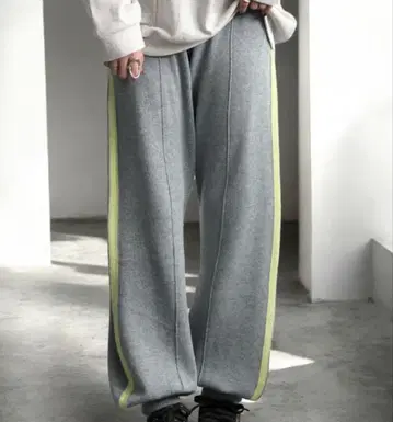 안티카 사이드 라인 니트 팬츠