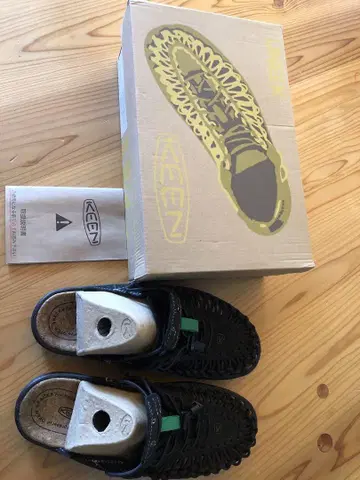 KEEN 블랙 샌들 uneek 2