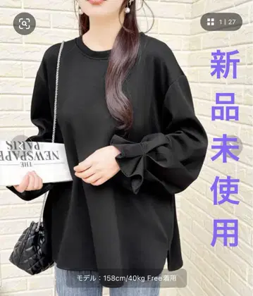 [ 미사용 새상품 ] 프릴 소매 캔디 슬리브 긴팔 T셔츠 블랙