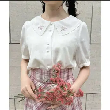 fint 리틀 로즈 자수 컷워크 카라 블라우스 핑크 fint