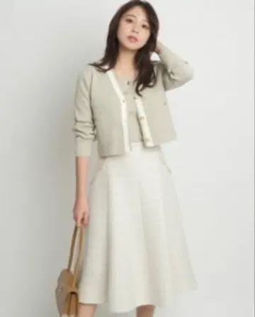 JUSGLITTY <유라쿠초 마루이 한정판> 배색 V 니트 자켓 앙상블