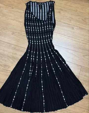 BCBG 슬리브리스 원피스