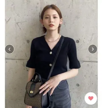 반팔 니트