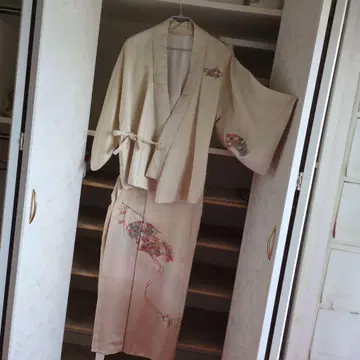 이부식 꽃무늬 자수 베이지