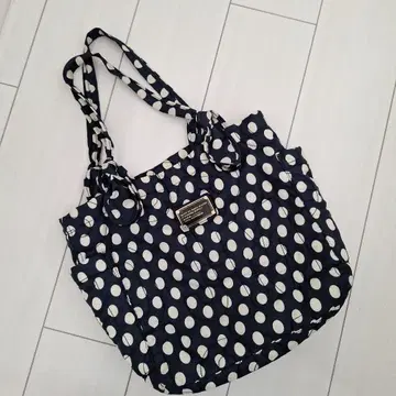 Marc by Marc Jacobs 도트 무늬 토트백