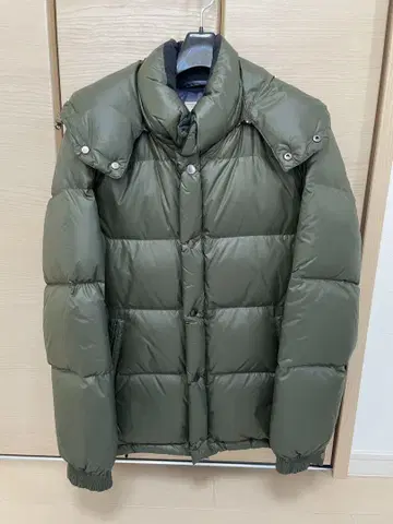 올리브 그린 다운 자켓 M