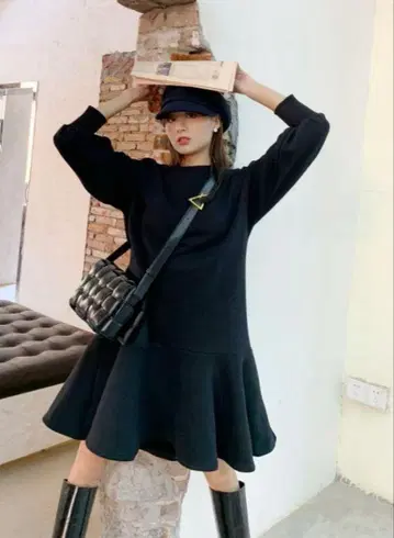벌스데이 바쉬 로맨틱 맨투맨 원피스 BLACK 블랙
