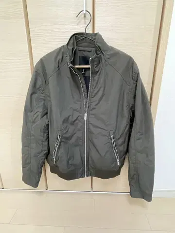 올리브 그린 점퍼 M