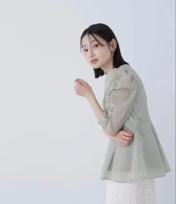시어 페플럼 블라우스