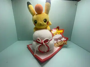 포켓몬 센터 오리지널 [ 피카츄와 카가미모치 ] 봉제 인형