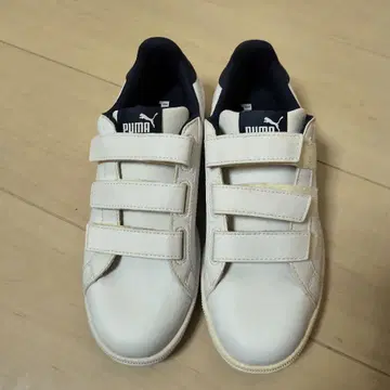 PUMA 화이트 스니커즈 벨크로