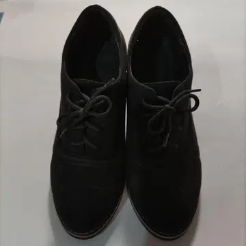 블랙 스웨이드풍 레이스업 힐